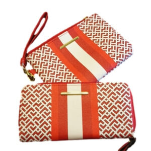 Nwot. Wristlet And Long Wallet Set